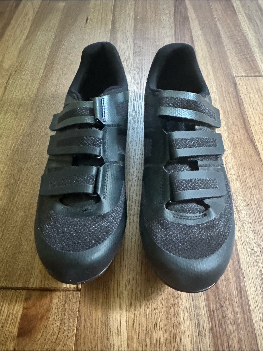 Womens Black Velcro Athletic Cycling Shoes - 3 bolt, gently used